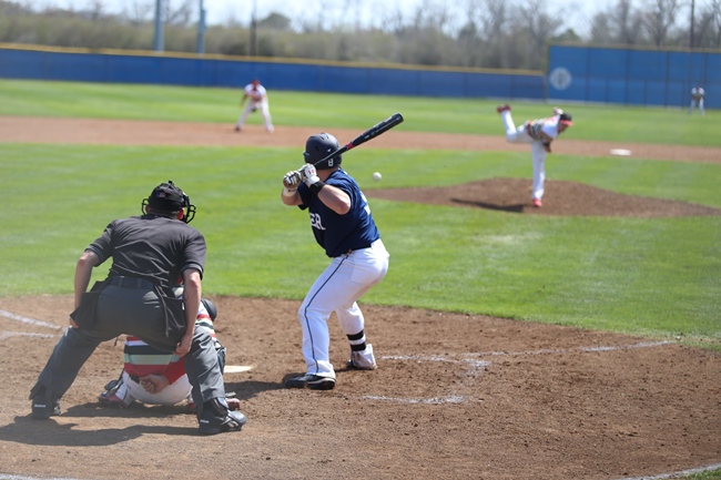 Falcons clipped by Framingham State