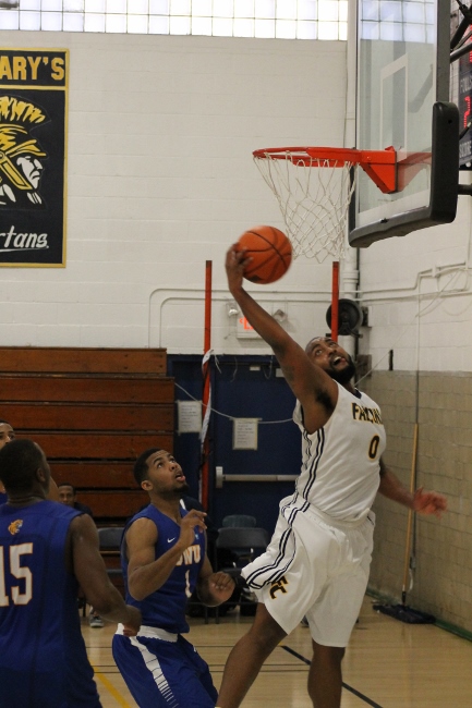 Men&rsquo;s Basketball Soars Past Mitchell College 83-62