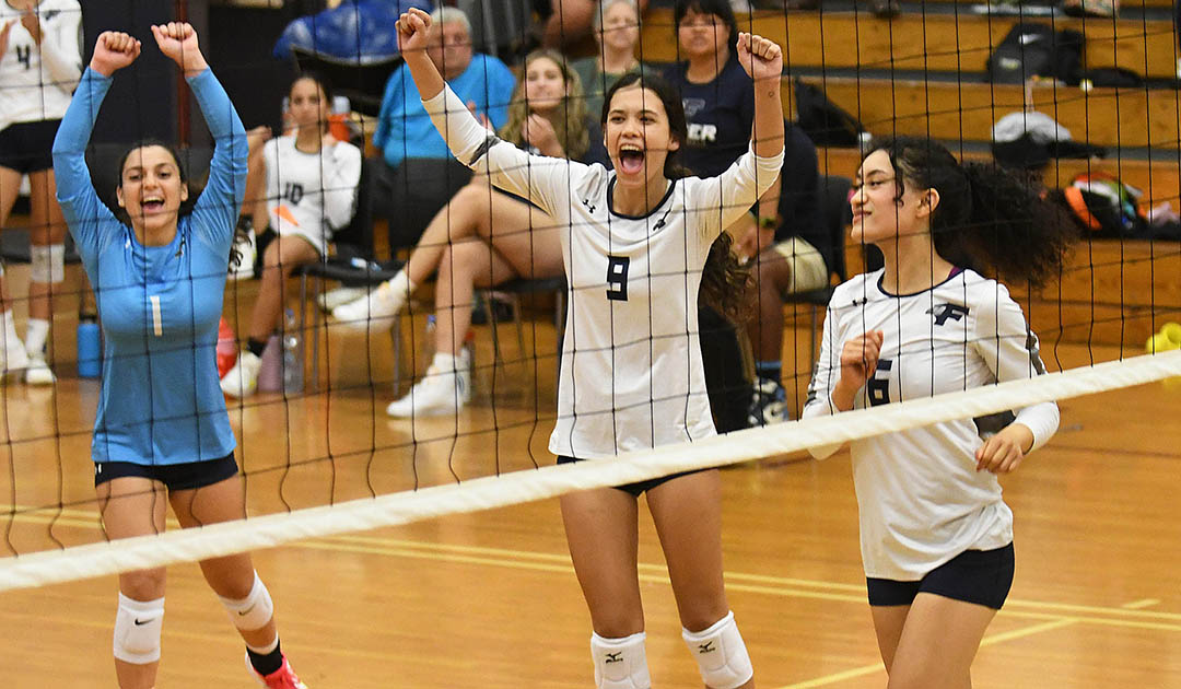 Women's Volleyball: Falcons sweep DH from WAU